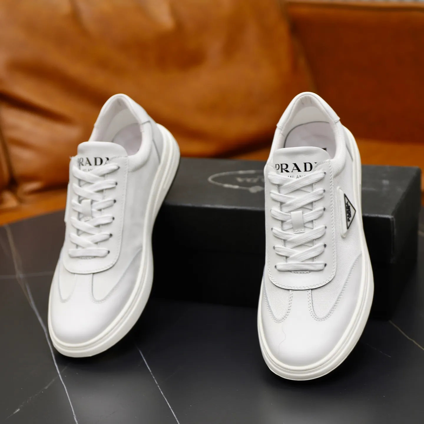 Ex-factory price: 420💰🙅‍♂️🙅‍♂️🙅‍♂️ Brand: PRADA Standard code: 38–44 (45 can be customized) Grade: Same as the official website Material: Original cowhide fabric Comfortable pigskin lining Lightweight wear-resistant outsole Style category: Men's fashionable casual shoes and boots Running sports shoes Distinguished luxury brand elements Top luxury Color: actual picture color
